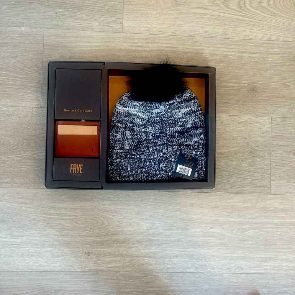 Frye beanie and cardholder gift set